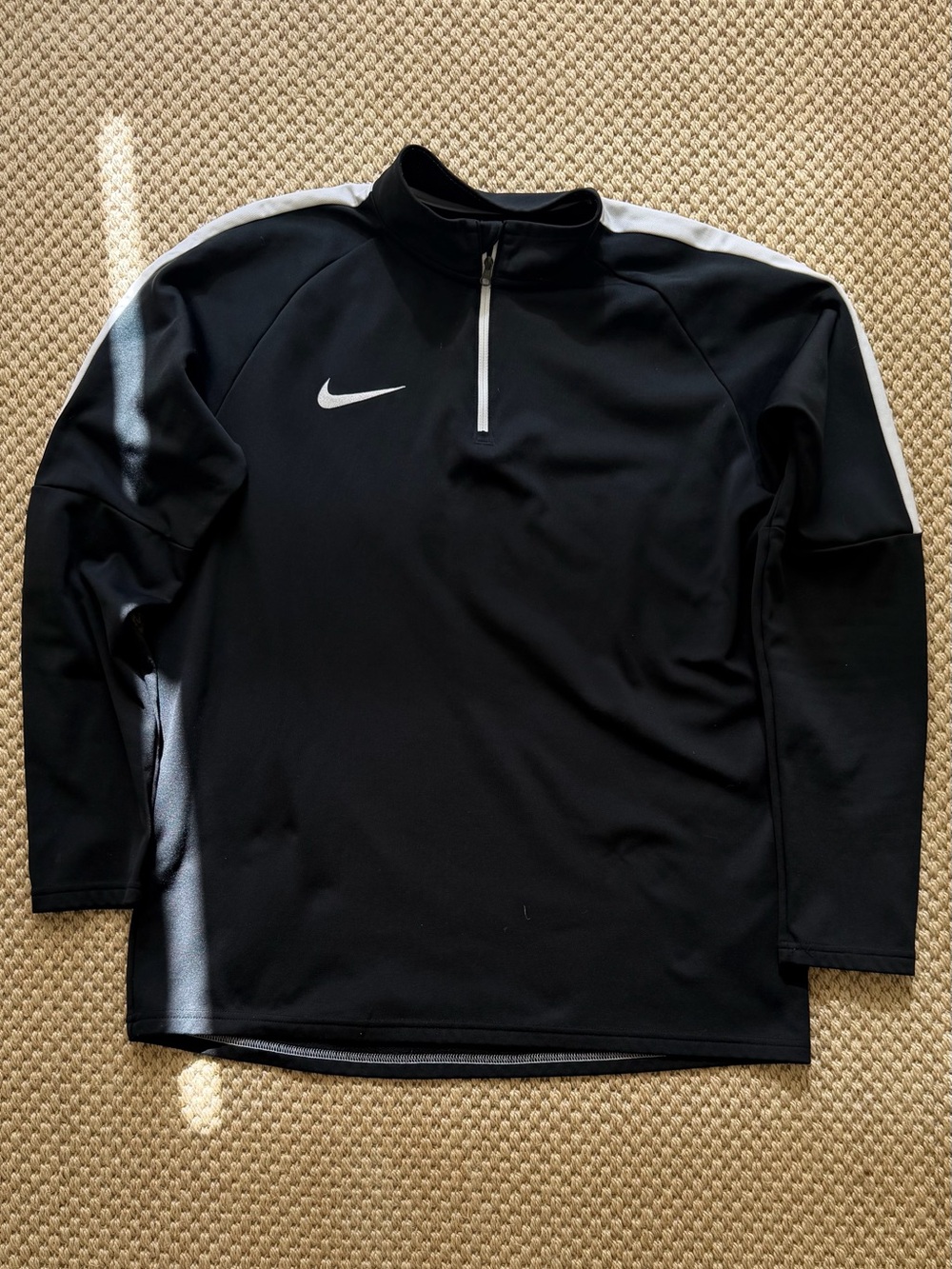 Nike Dir-Fit Mens Black 1/4 Zip Pullover with White Accents size Large